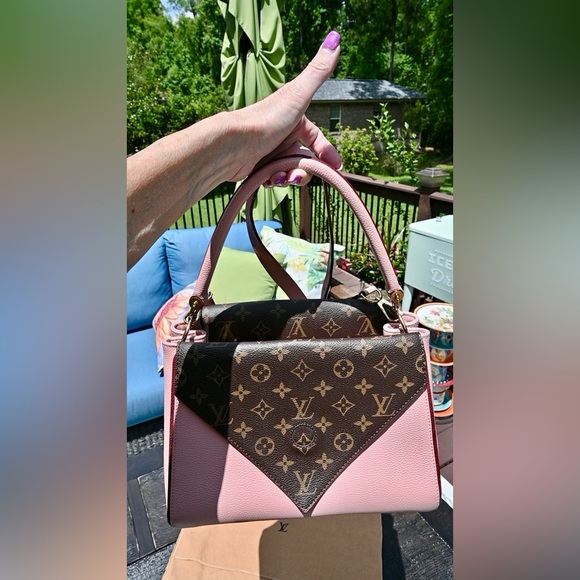 Louis Vuitton Rose Monogram Double V Bag - Picture 6 of 10